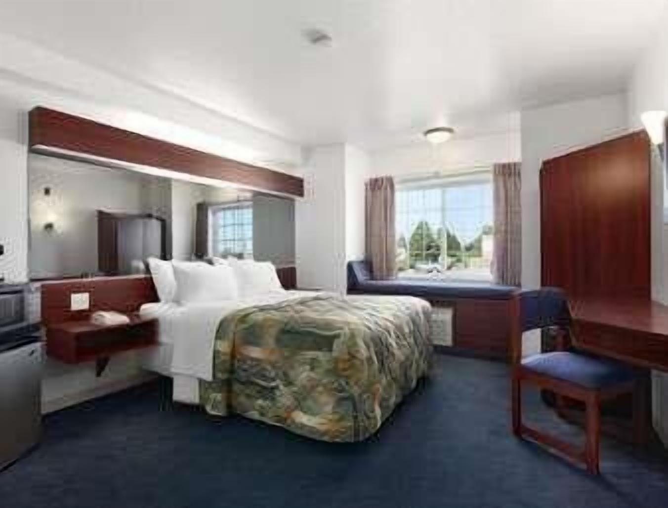 Days Inn & Suites By Wyndham Greeley Exteriör bild