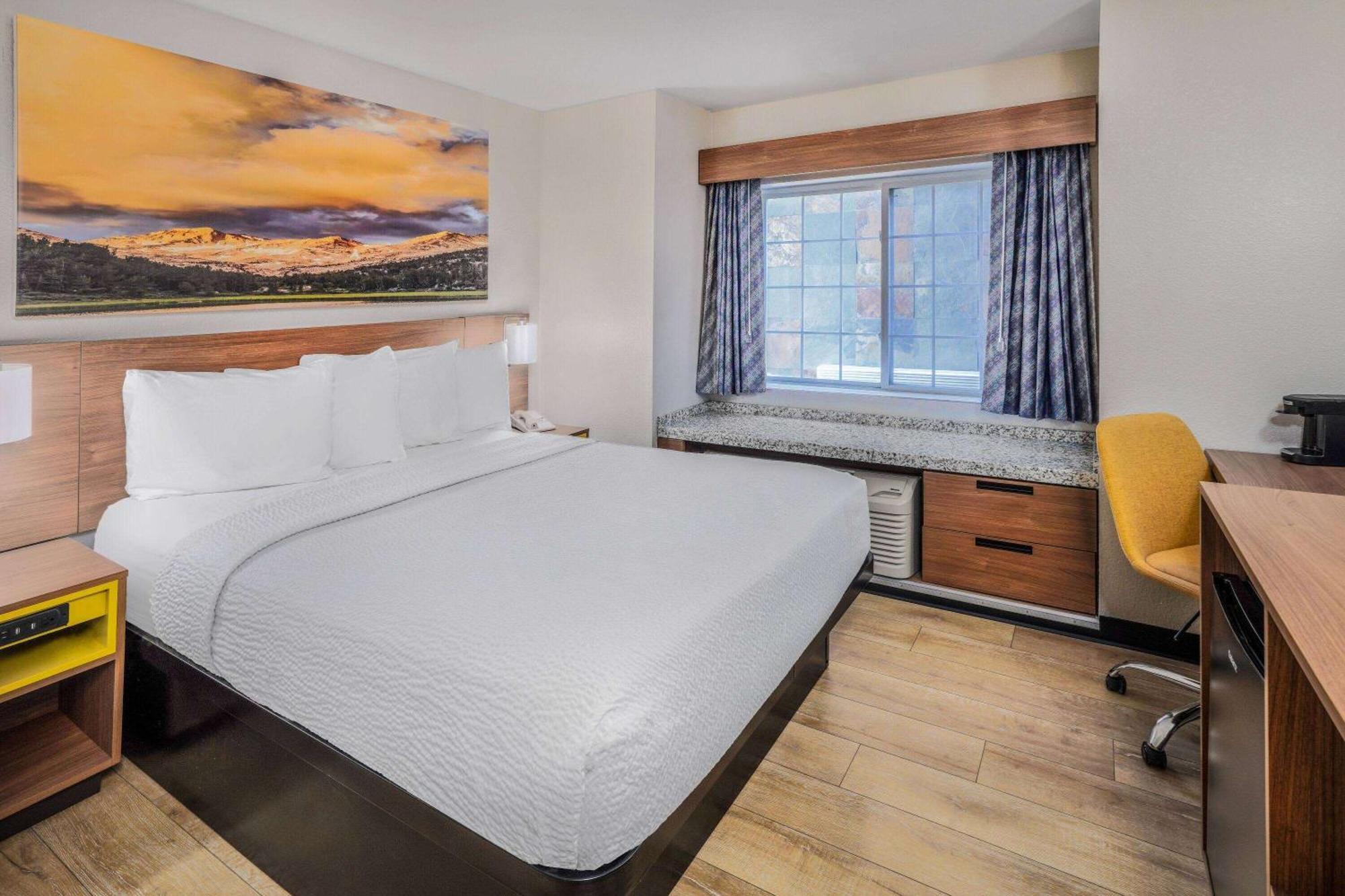 Days Inn & Suites By Wyndham Greeley Exteriör bild